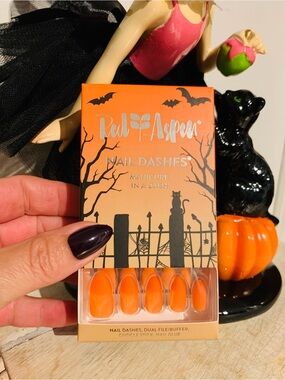 Red Aspen Halloween Nail Dashes